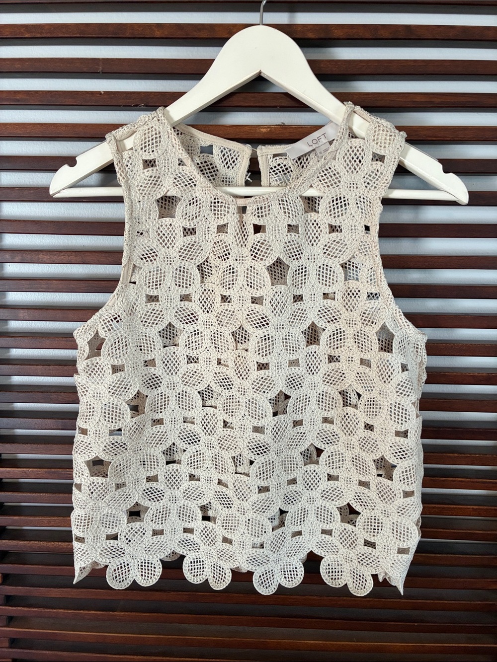 🎉NEW LISTING!🎉LOFT Cream Crochet Floral Cutout Tank